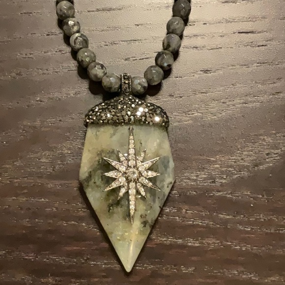 Fabulina necklace 33 inch beaded chain with 2 1/2 stone pendant - Picture 2 of 3